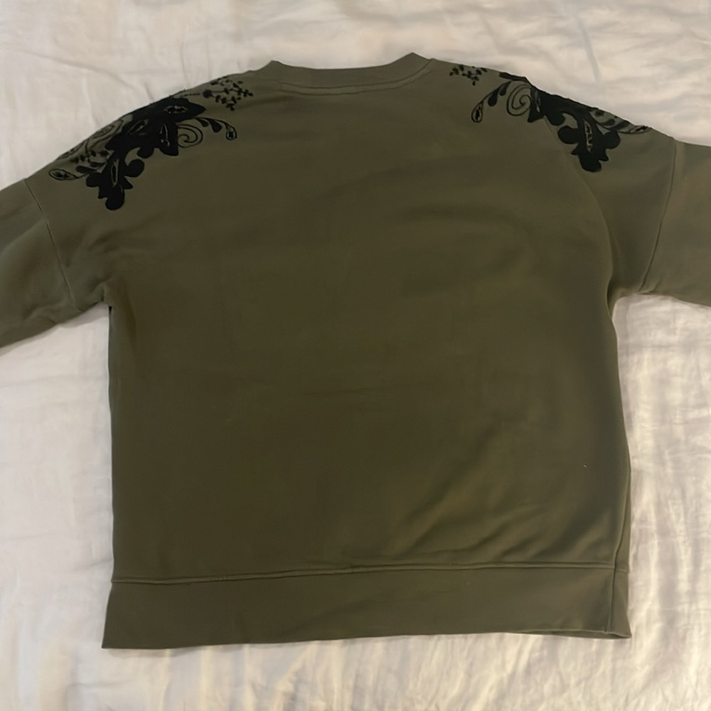 Lucky Brand Olive and Black Embroidered Sweatshirt sz XS - Picture 2 of 6